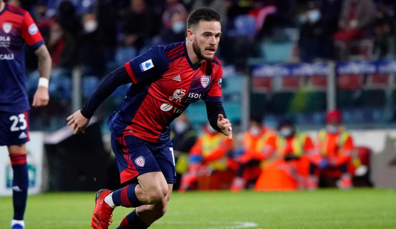 Nahitan Nandez corre