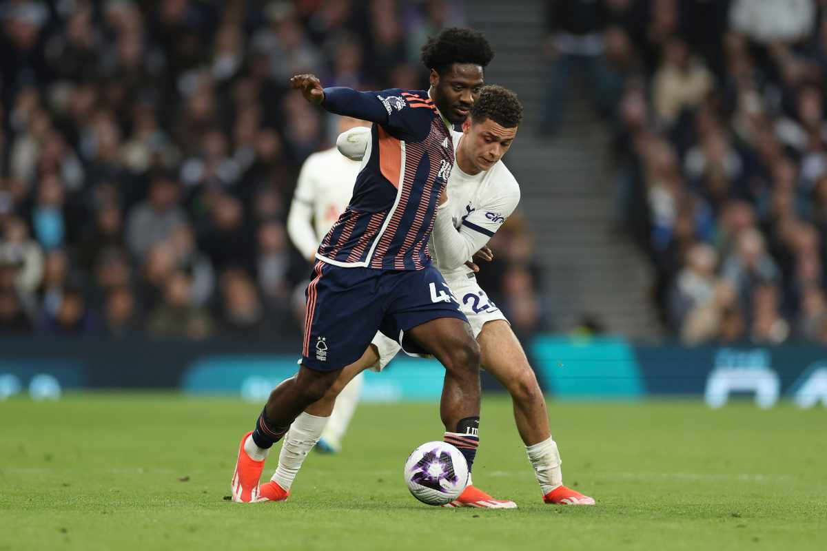 Ola Aina in campo