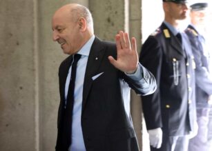 Beppe Marotta ad un consiglio di Lega