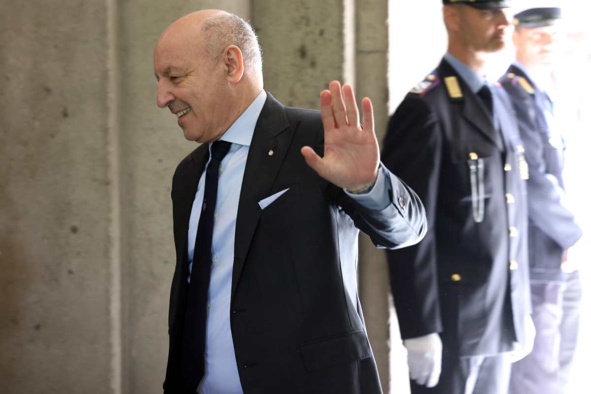 Beppe Marotta ad un consiglio di Lega