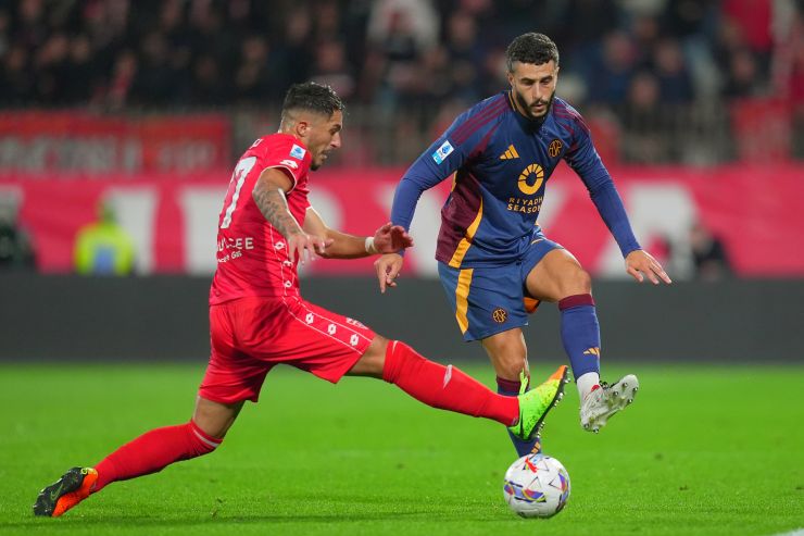 Mario Hermoso con la maglia della Roma