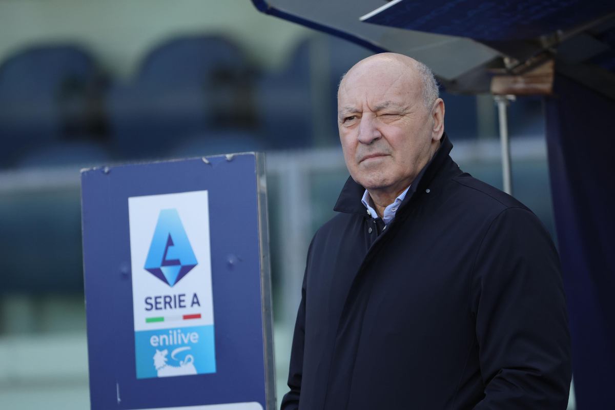 Beppe Marotta con uno sguardo pensieroso