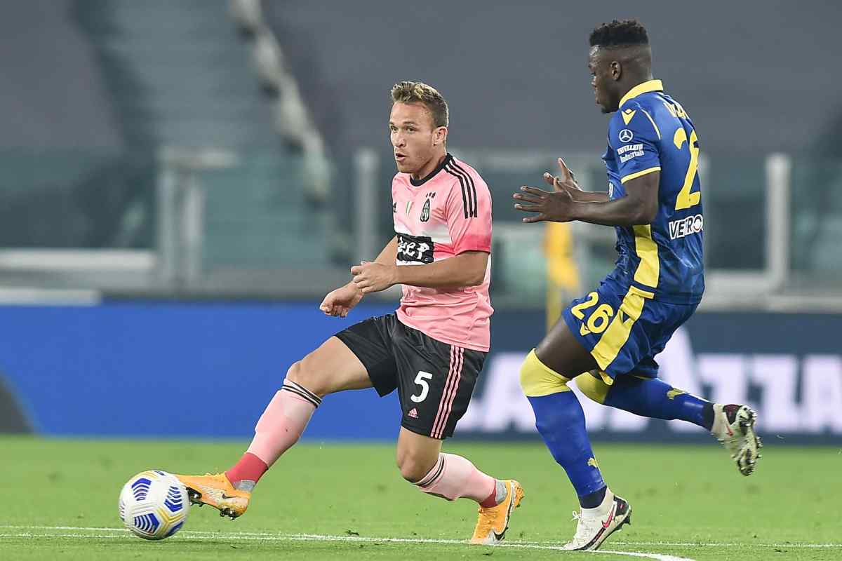 Arthur con la maglia della Juve