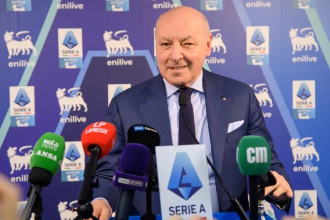 Beppe Marotta sorridente