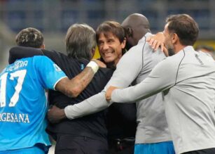 Conte esulta con il Napoli