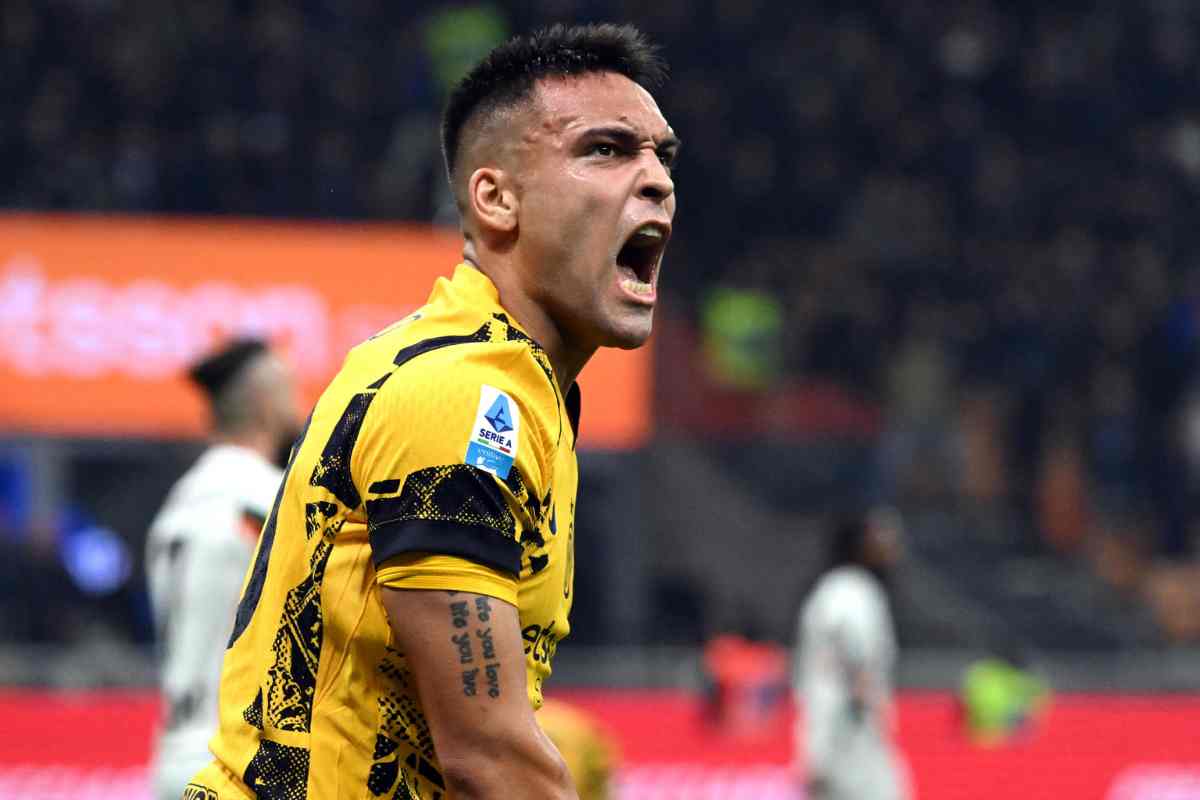 Lautaro Martinez in azione con l'Inter 