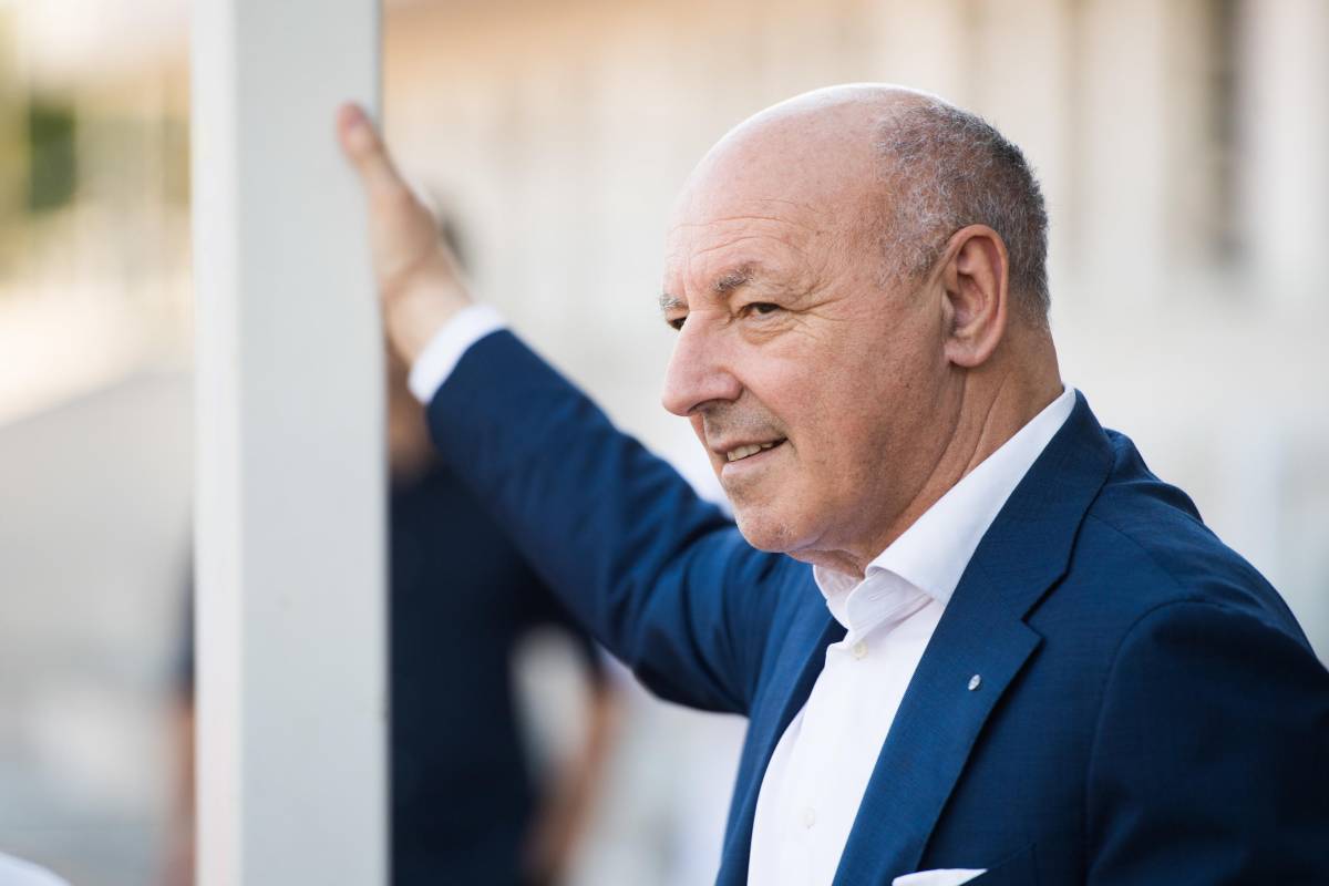 Primo piano di Beppe Marotta sorridente