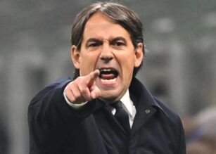 Simone Inzaghi infuriato in panchina