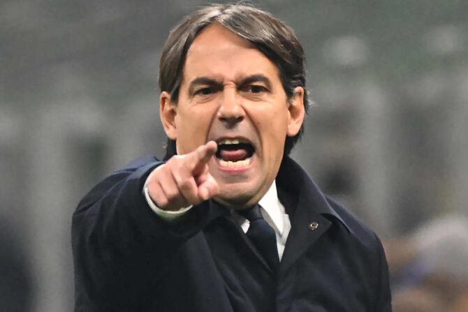 Simone Inzaghi infuriato in panchina