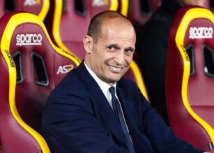 Allegri sorride sulla panchina della Roma